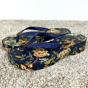 Tory Burch Cut Out Flip Flop Sandals Montauk Navy Floral Happy Times Sz 6.5 - 7